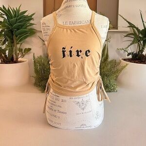 “Fire”🔥 Tank. Scrunch and tie sides. Super cute! Great for summer Boho Size XL